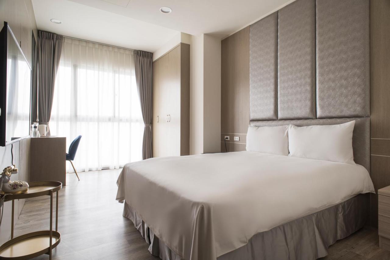 Whoops Hotel Taichung Exterior foto