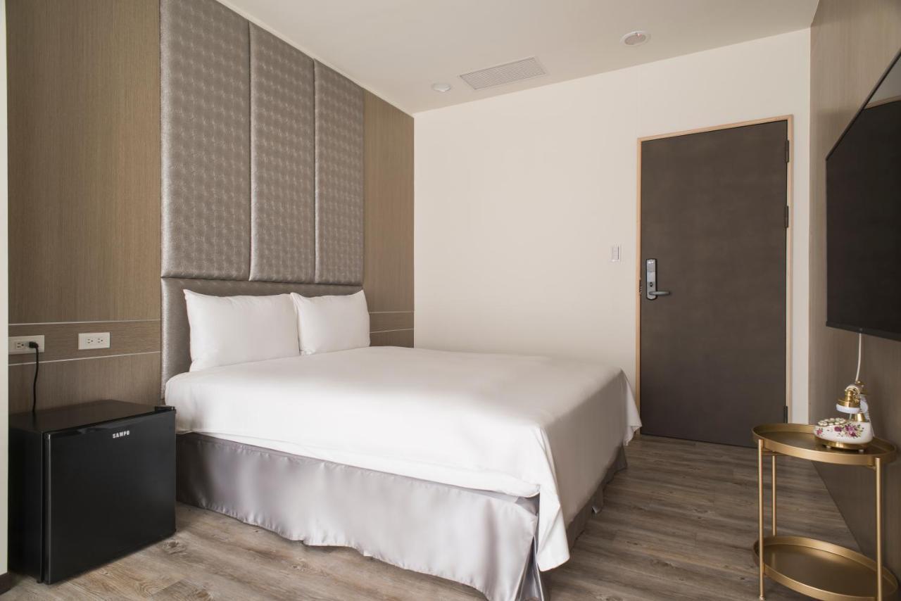 Whoops Hotel Taichung Exterior foto