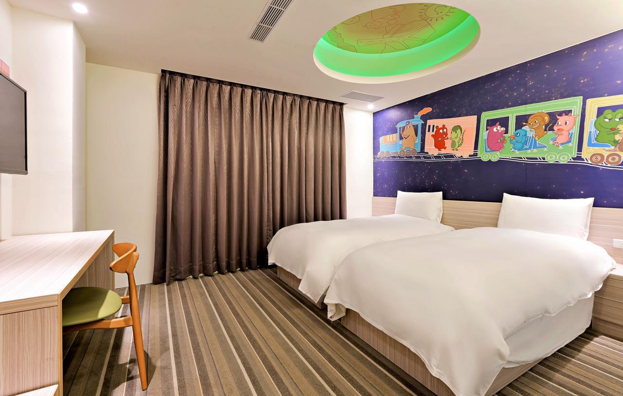 Whoops Hotel Taichung Exterior foto