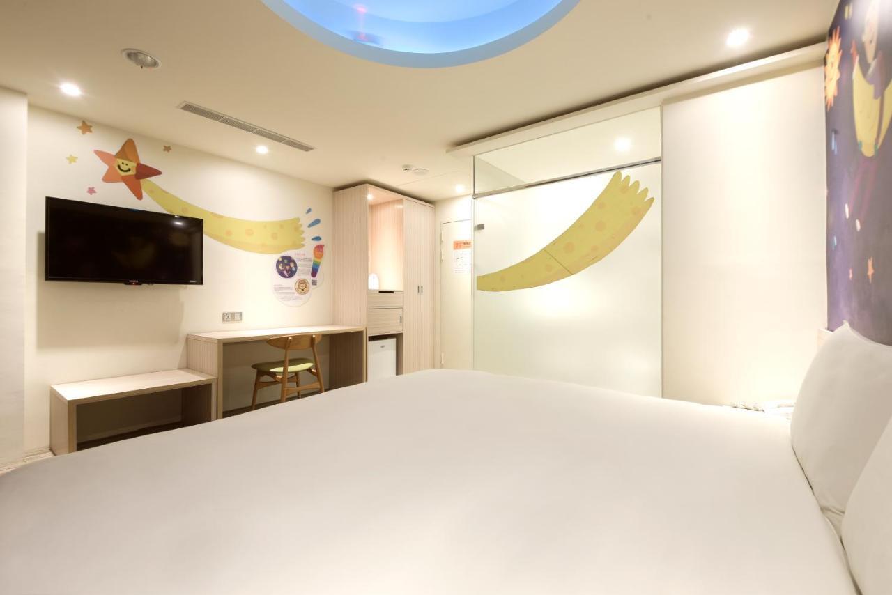 Whoops Hotel Taichung Exterior foto